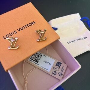 Like New authentic LV Iconic Earrings